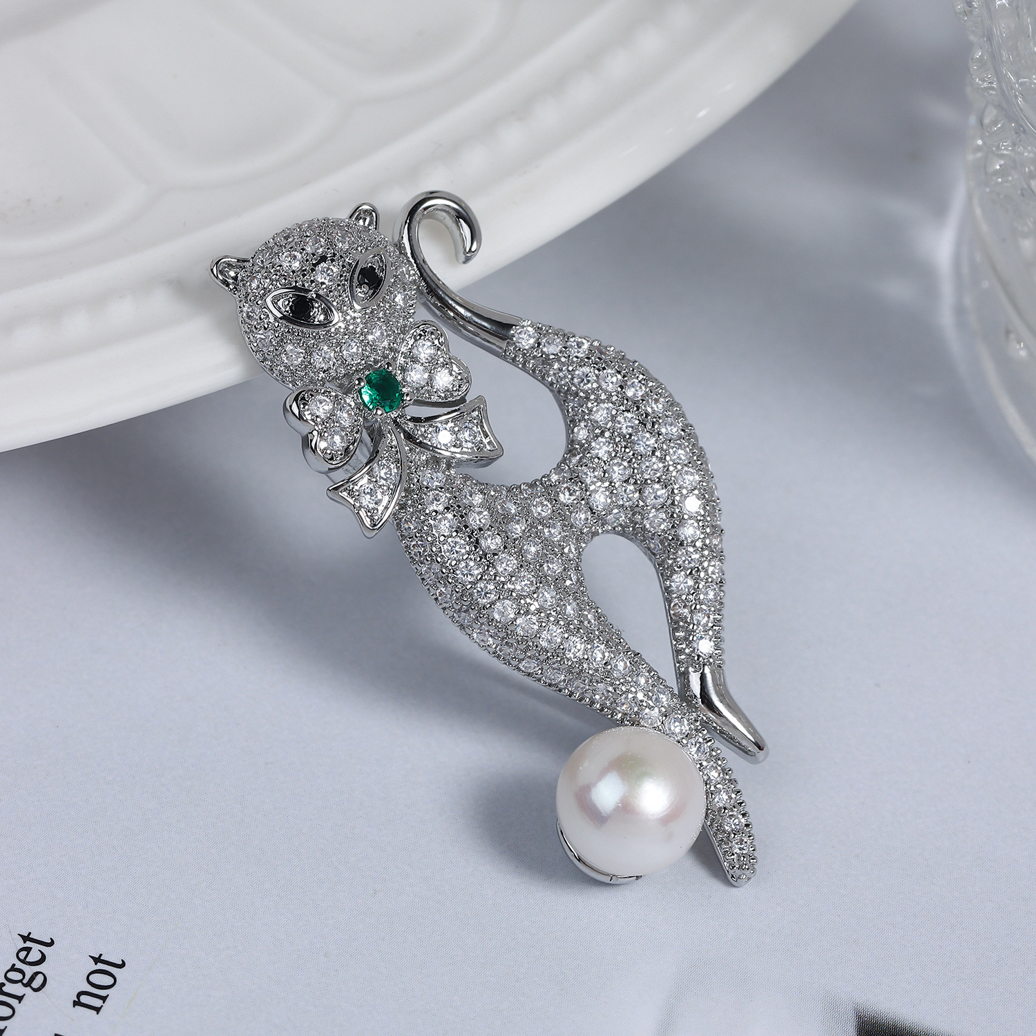 Various styles of natural freshwater pearl dream crystal butterfly brooch high-end suit jacket flash pin