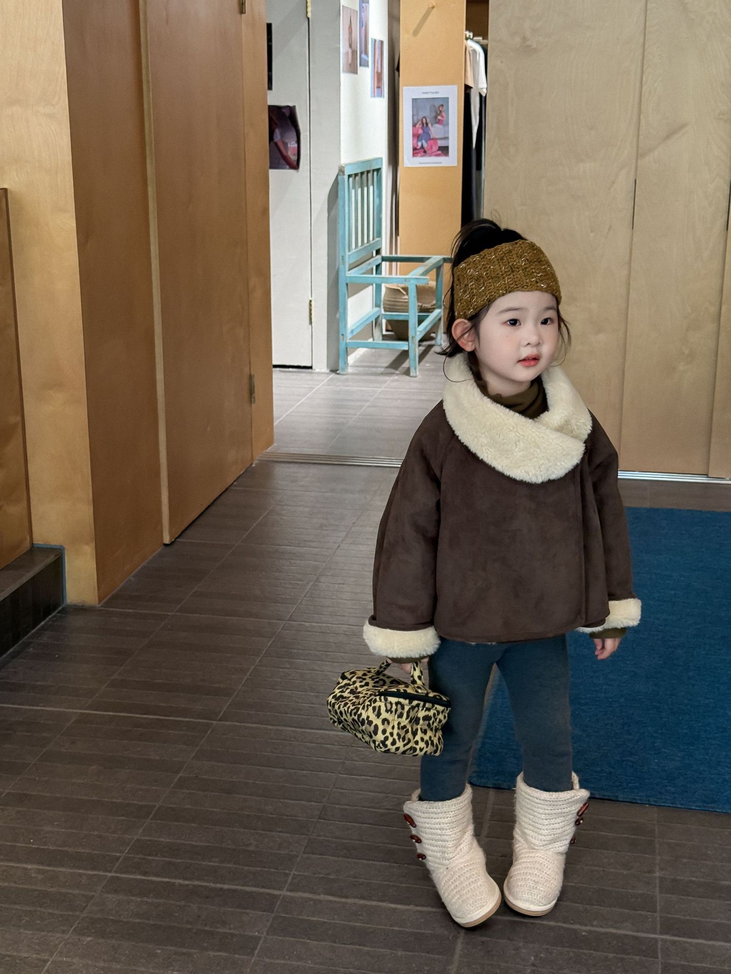 2025 New Winter Children's Clothing Korean Style Children's Clothing Girls' Suede Composite Lamb Wool Jacket Large Lapel Jacket