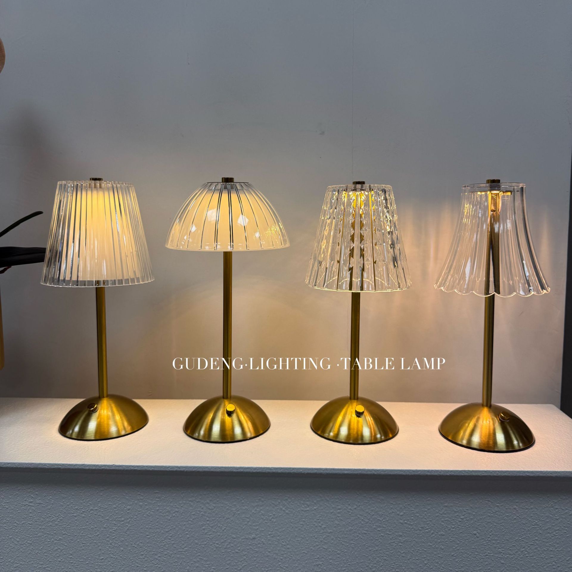 Cross-Border American Simple Metal Night Light USB Touch Charging Bedroom Bar Decoration Desktop Atmosphere Crystal Table Lamp