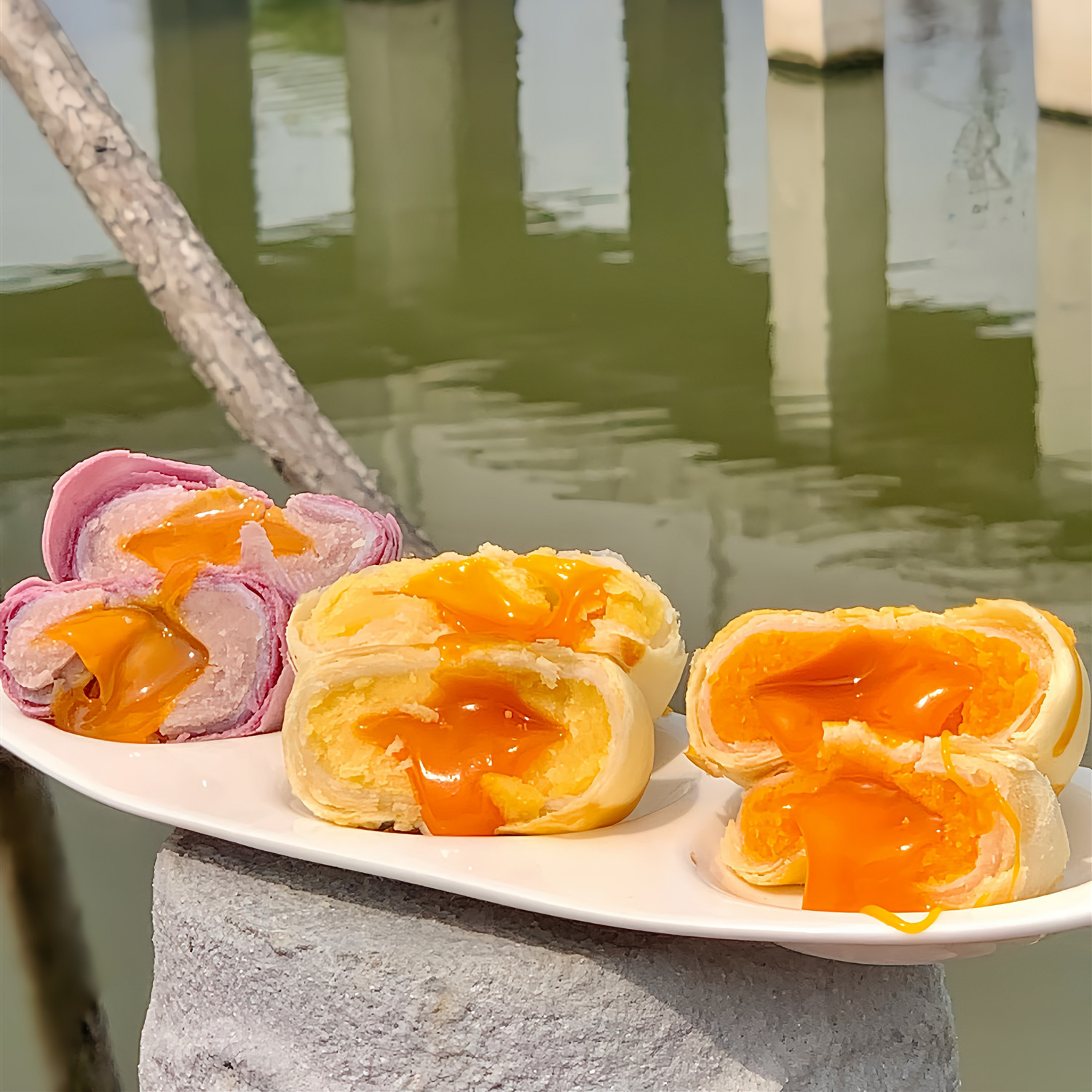 Explosive Snow Mei Niang Custard Cheese Egg Yolk Pastry Mid-Autumn Mooncake Su-Style Mooncake Multi-Flavor Manufacturer Wholesale