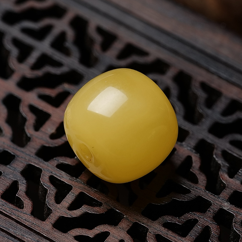 Natural Beeswax Old-Style Loose Beads, Russian Material, High-Quality Amber Single Beads, Main Beads, Genuine White Flower Chicken Oil Yellow Beads, Wholesale