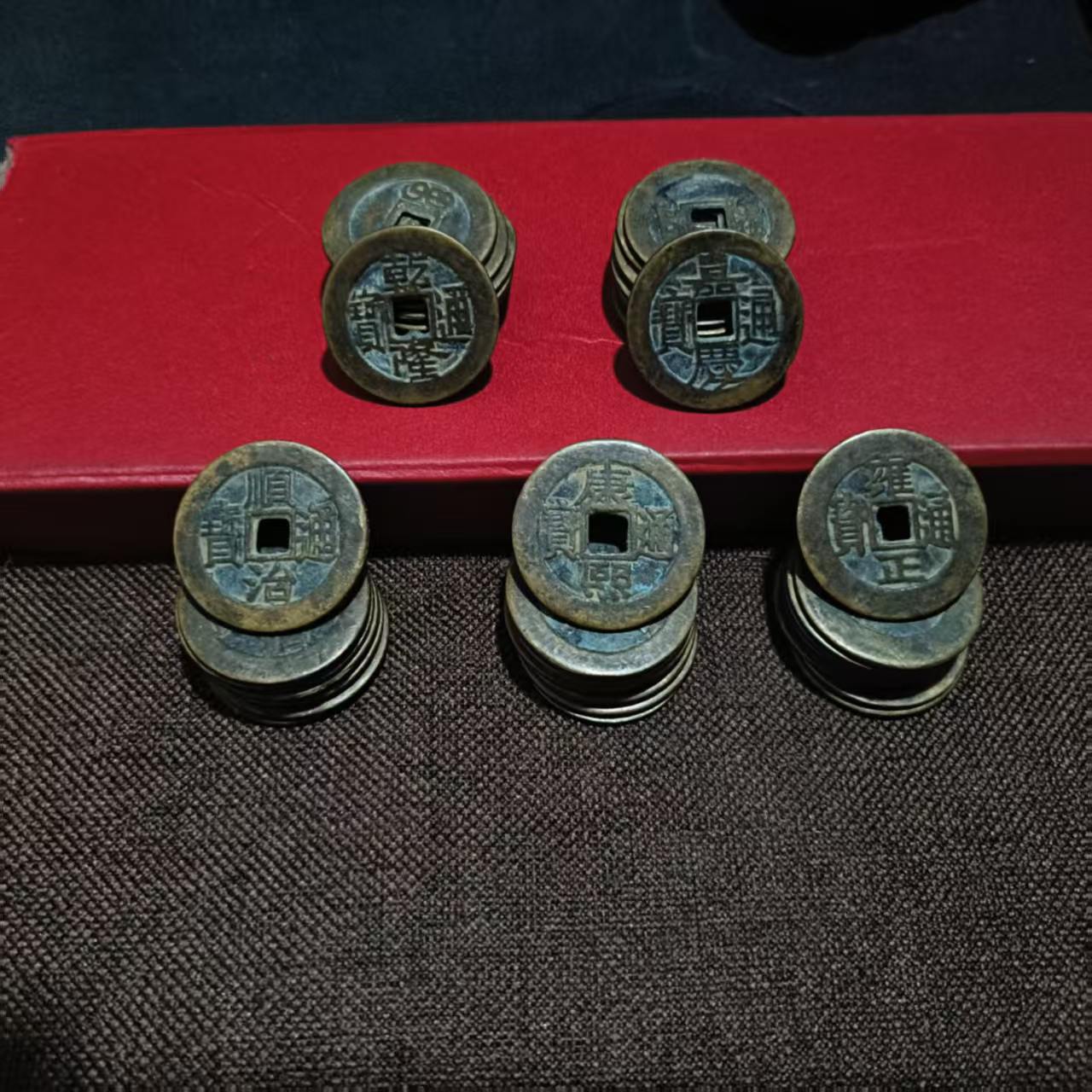 Латунная монета Пять императоров Древняя монета Ручная работа Антикварная монета Пять императоров Старая медная монета 3 большие 2 маленькие Подвеска с китайским узлом