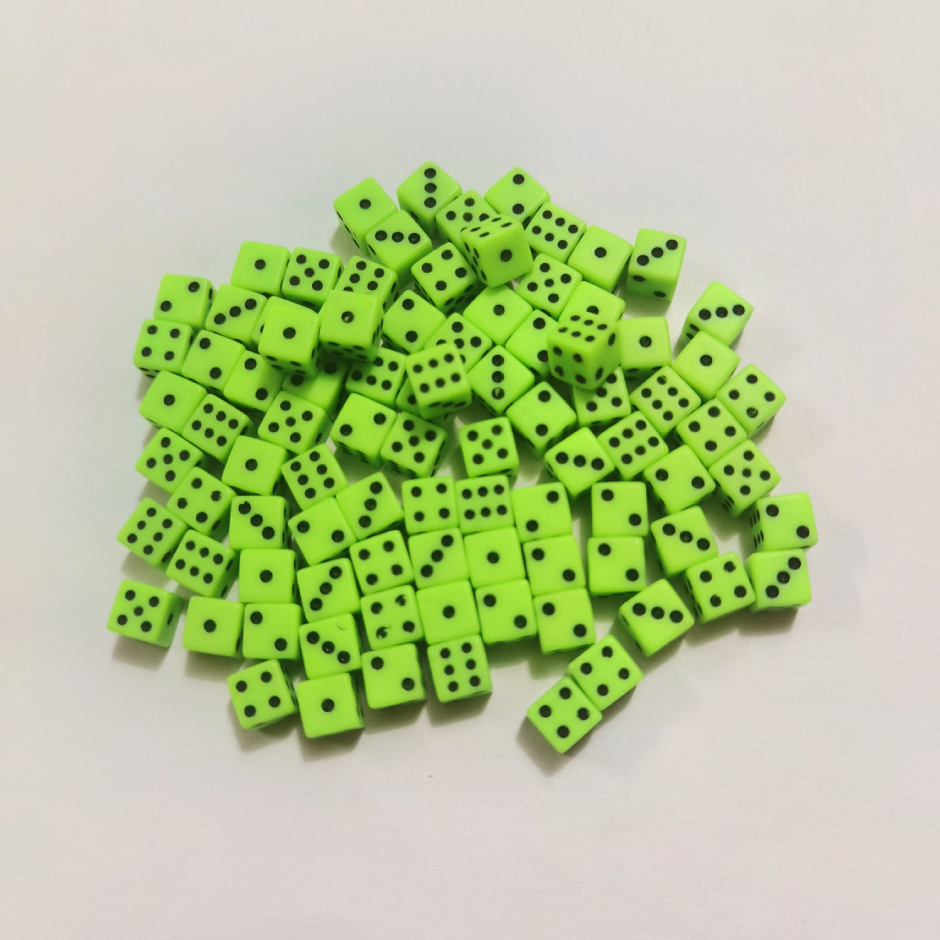 Spot 8mm Mini color square corner dice extra small number dice spot game accessories magic props dice