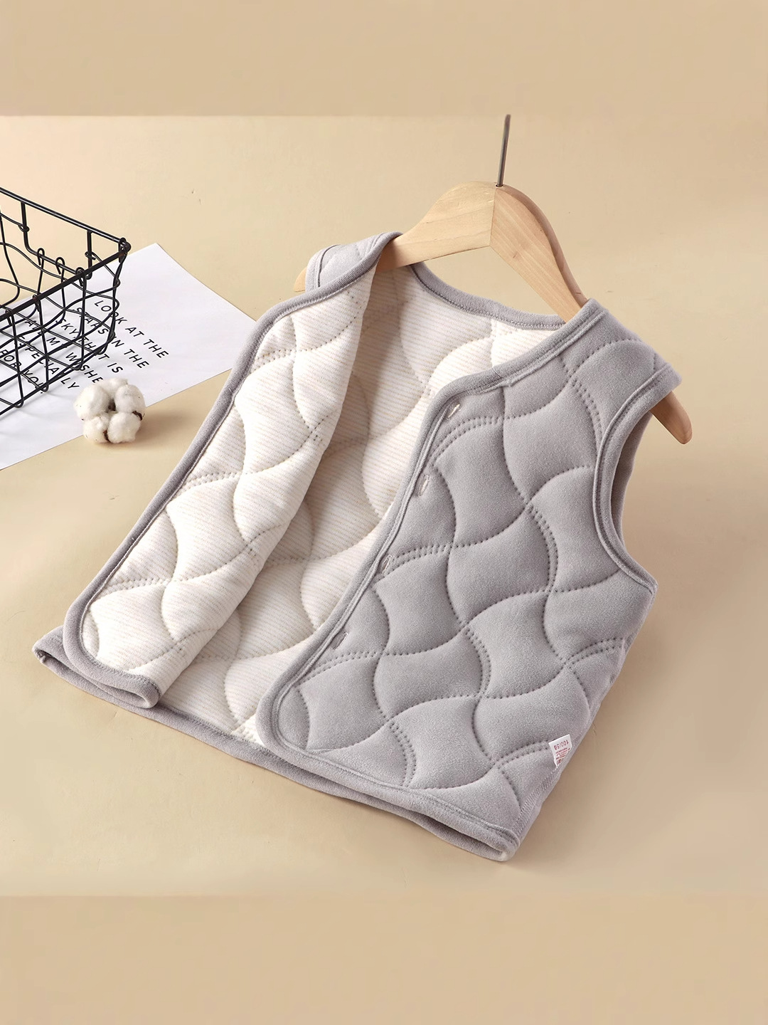 New Kidsren's Warm Vest for Autumn and Winter Fleece-Lined for Winter Students to Wear School Uniforms Artifact Winter Three-Layer Quilted Vest