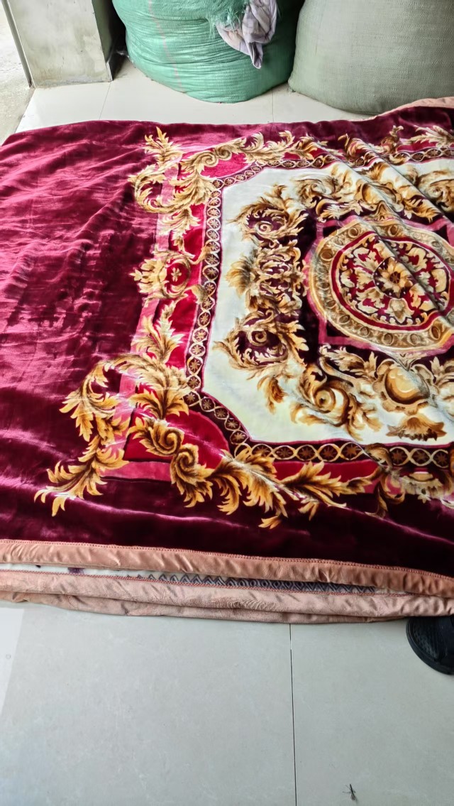 In-Stock Raschel Blanket Cloud Blanket Double-Layer Blanket 2.5-3kg Double 1.8- 2.2m Thickened and Enlarged