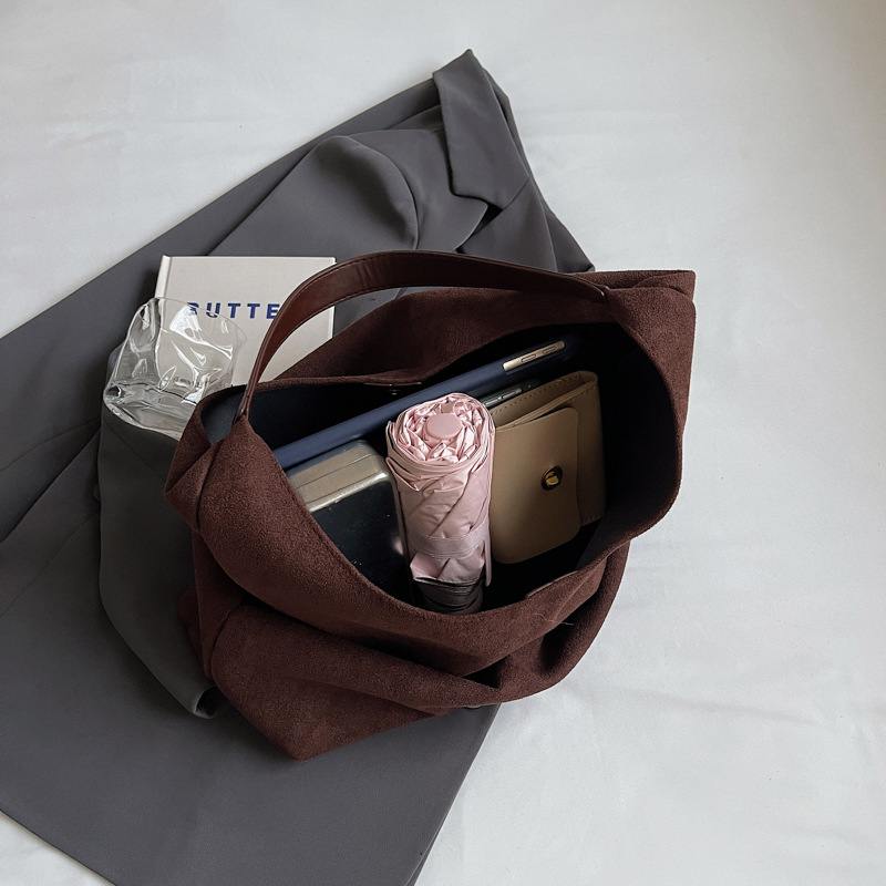 Relaxation Large Capacity Bag Women's 2024 New Autumn and Winter Commuter Shoulder Bag Suede Tote Bucket Bag