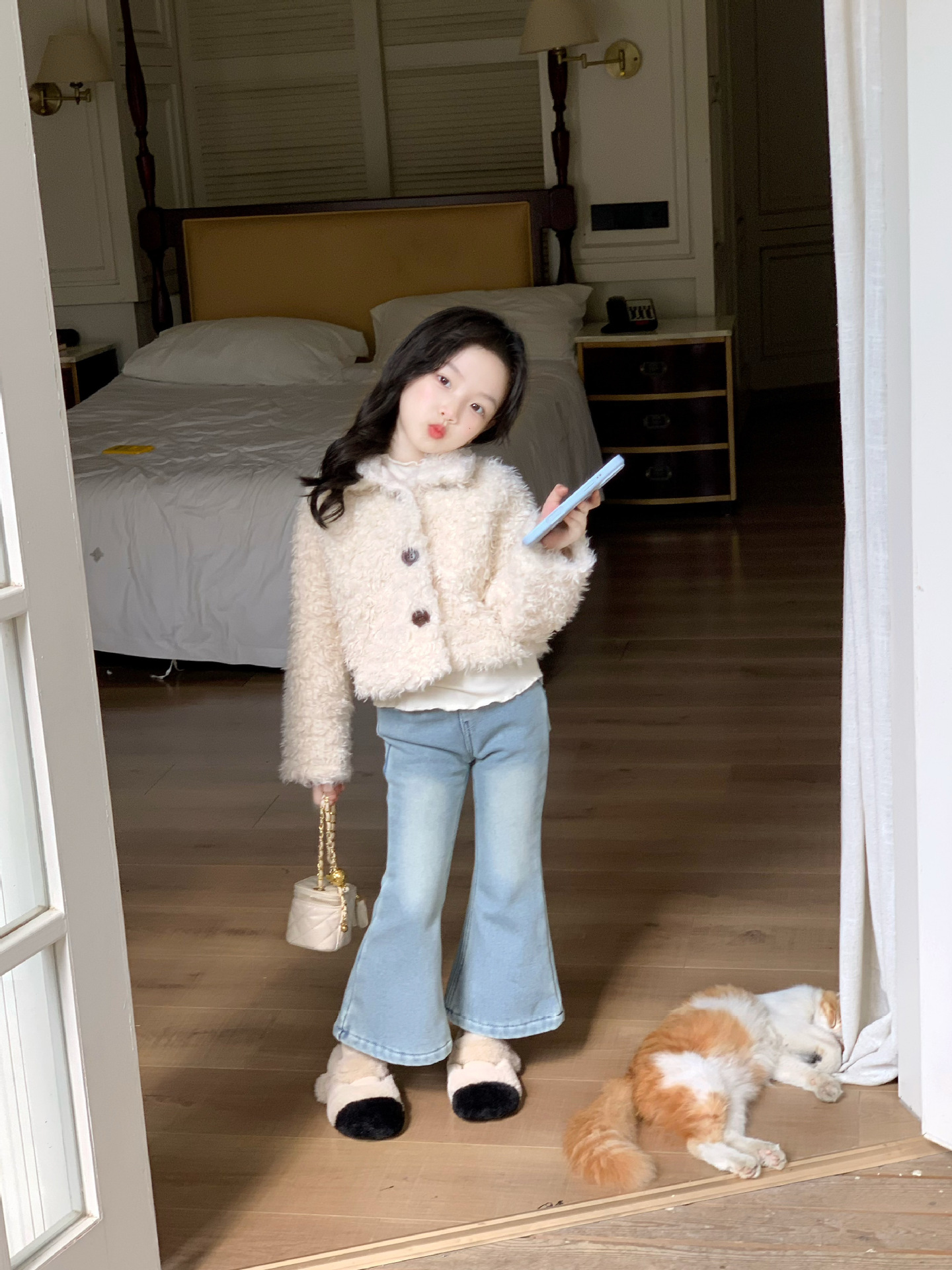 Children's Winter Clothing for Girls, Lamb Wool Coat, Single-Breasted Jacket for Little Girls, Fleece-Lined, Thickened, Warm, Stand Collar, Fur Sweater