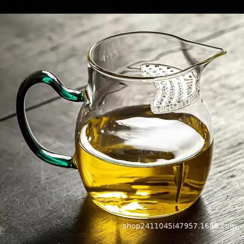 Hand-made Thickened Glass Public Cup Japanese Style Tea Sea High Borosilicate Heat Resistant Kung Fu Tea Set with Handle Filter Public Cup for Tea