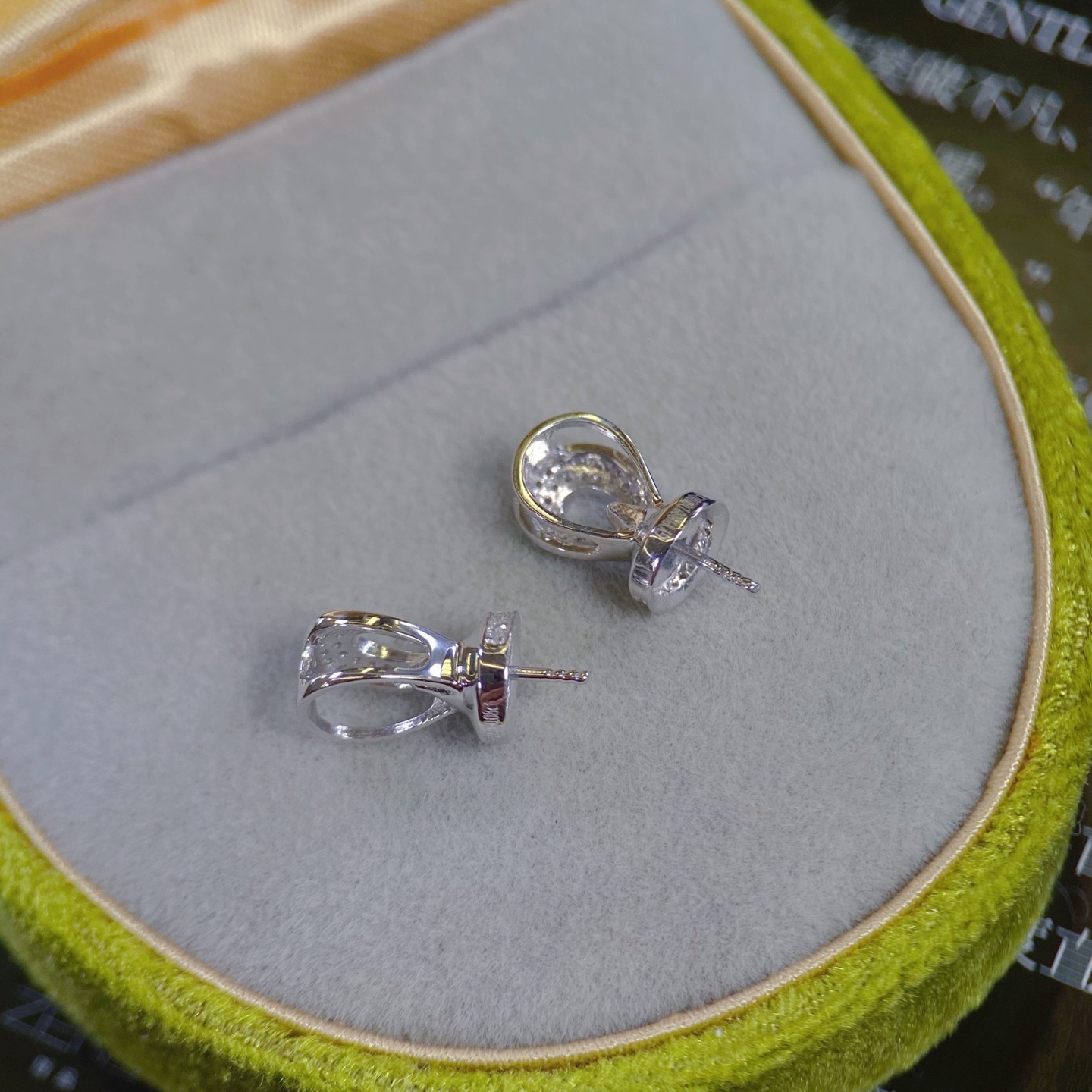 Platinum Pt900 Accessories Water Drop Pendant Diamond D0.08Ct Picture Beads 12-13mm Without Bead Chain