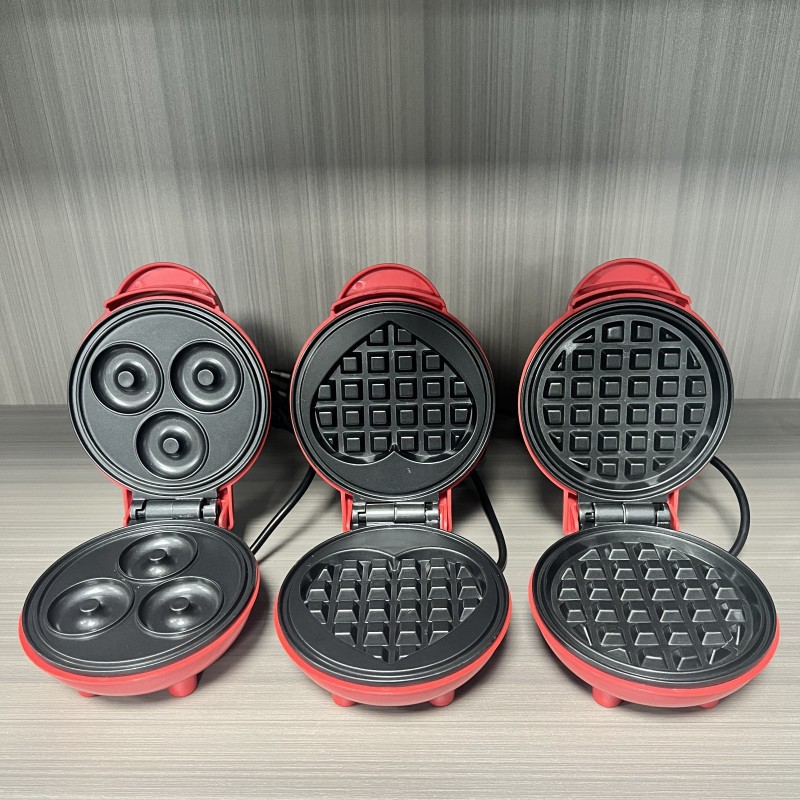 Portable home waffle machine mini breakfast machine mini waffle machine love round sandwich breakfast machine