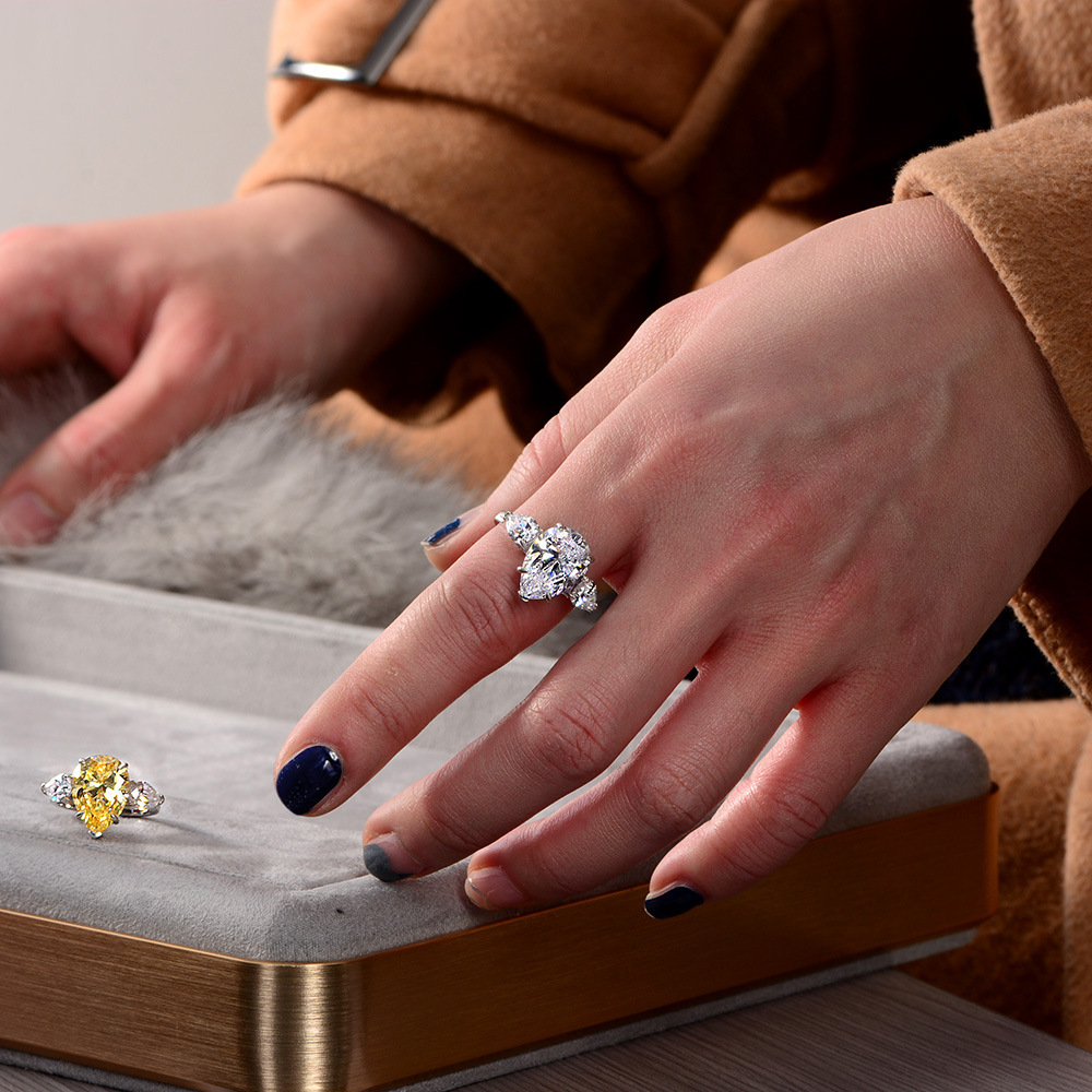 Shipei Jewelry S925 Silver European and American Water Drop 10*14 High Carbon Diamond 6 Carat Casual Personalized Ring Women's Diamond Ring Large