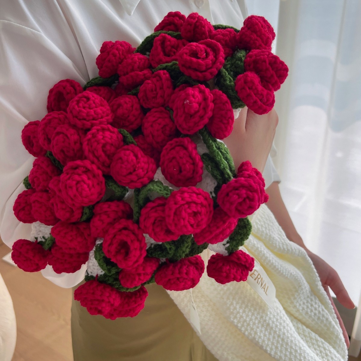 Плед "Розовый букет" с готовой отделкой, вечные цветы, ручное плетение, декоративный плед, винтажный плед, фабричный outlet