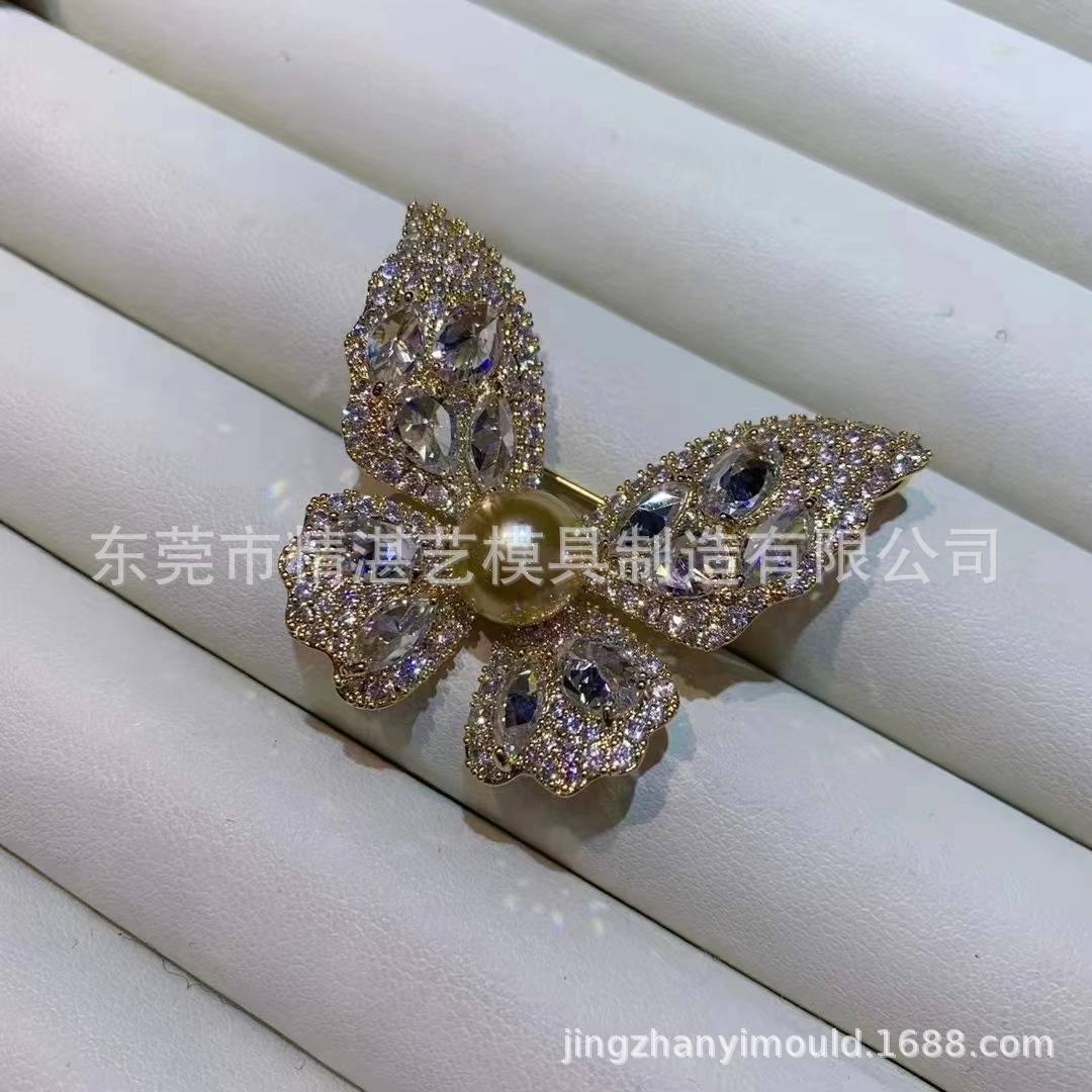 5-Axis Precision Carved Metal Aluminum Mold Manufacturing Brooch Pin Badge Metal Aluminum Mold Processing Brooch Mold