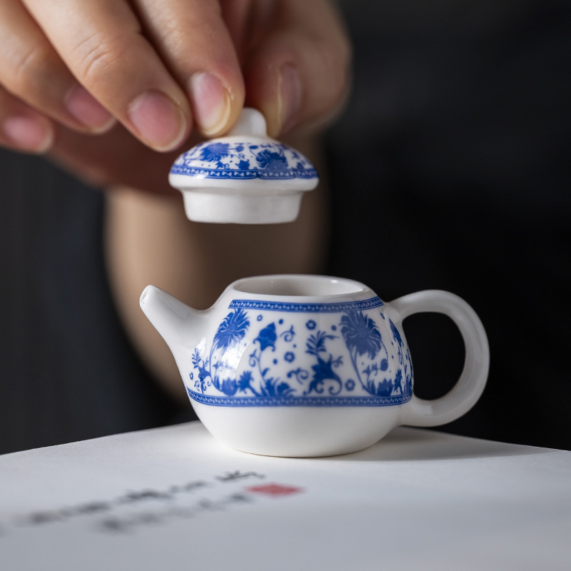 Blue and White Mini Teapot Can Be Raised and Played with Pocket Fingertip Pot Tea Pet Milk Tea Decoration Small Pot Kung Fu Tea Set Ornaments