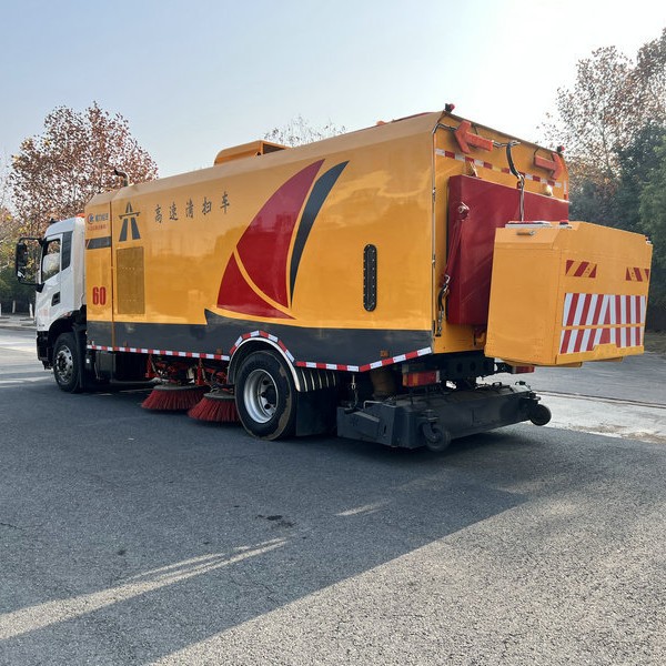 Customized Multifunctional Road Washing and Sweeping with 80K Anti-Collision Bag Sweeper Dongfeng Tianjin Highway Sweeper