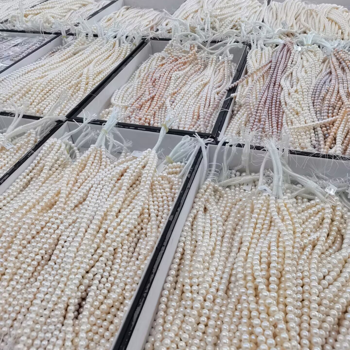 [New Live Universal Shooting] How much is the price of the selected freshwater pearl items and the total amount corresponding to the shooting