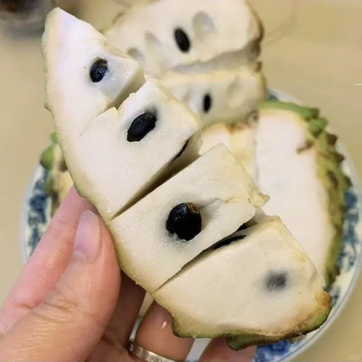 Fresh Sakyamuni Fruit from Yunnan 2.5kg Large Eye Pineapple Milk Buddha Head Fruit Ringo Moni Fruit Seasonal Fruit