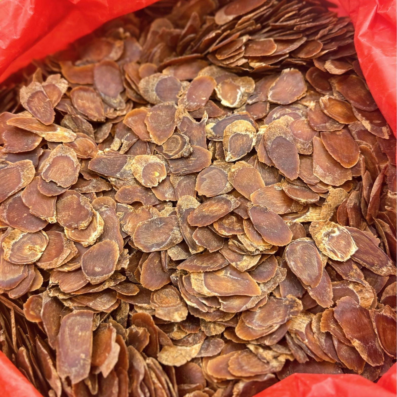 Jilin Changbai Mountain Red Ginseng Slices, Sugar-Free Red Ginseng, Mature Red Ginseng Slices in Stock from the Manufacturer, Whole Ginseng Cut into Strips, Bulk Packaging for Nourishment
