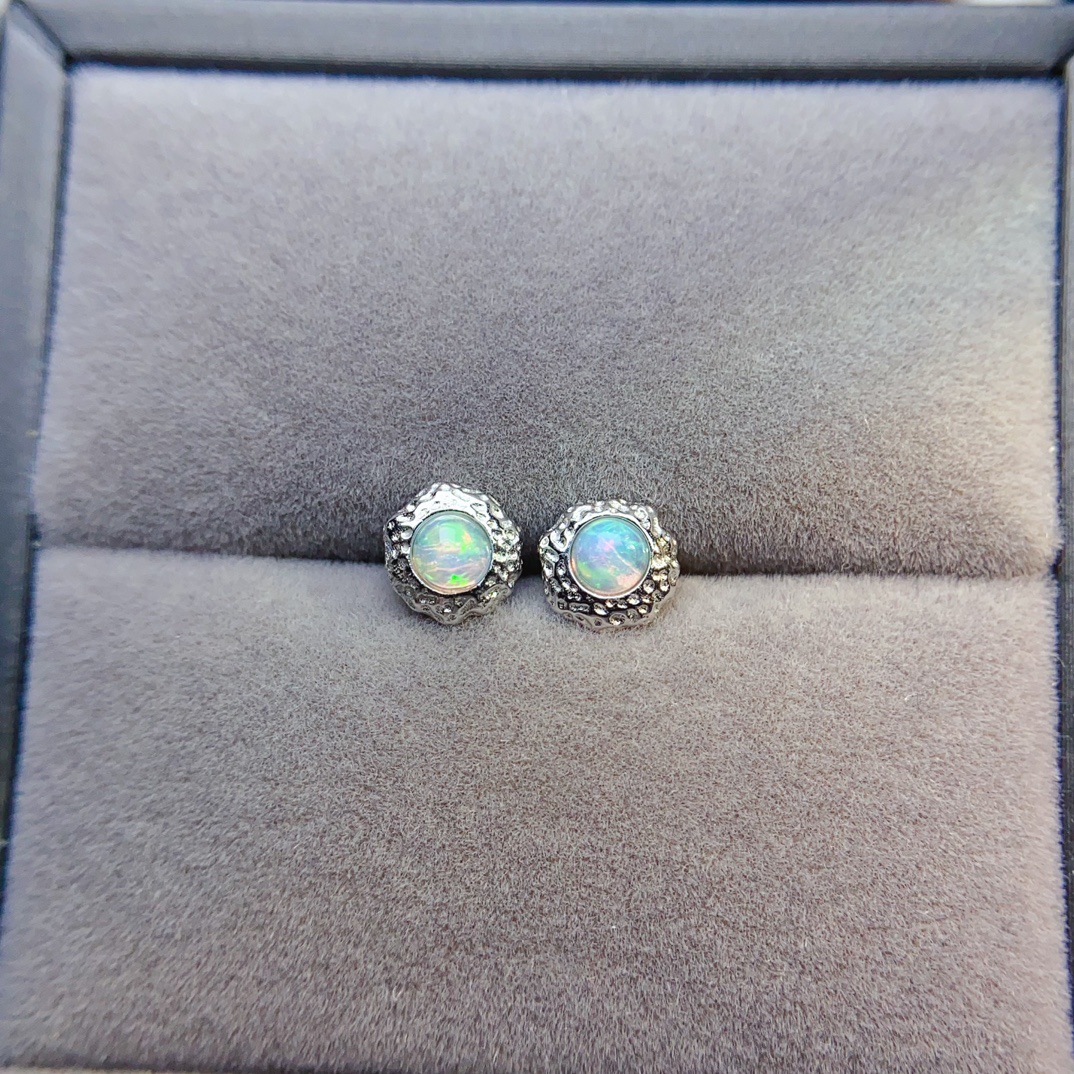 New natural opal earrings S925 silver inlaid main stone 4*4mm Joker net red explosions women's jewelry wholesale