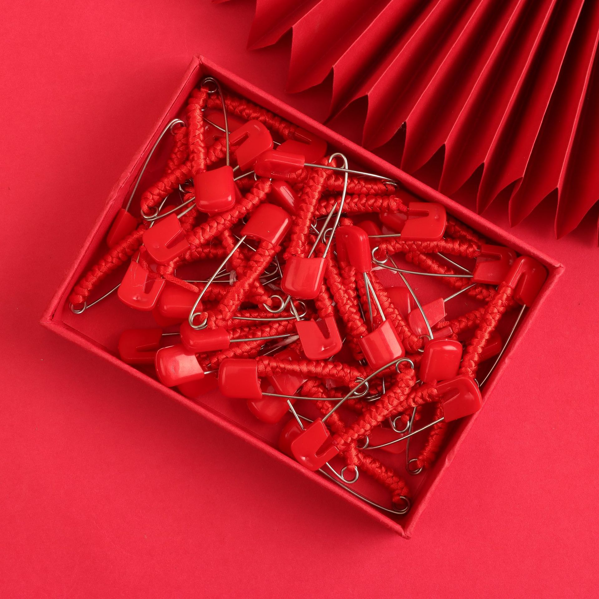 Birth year hand-woven diamond knot red rope brooch body protection safety shock Children Baby Safety Pin