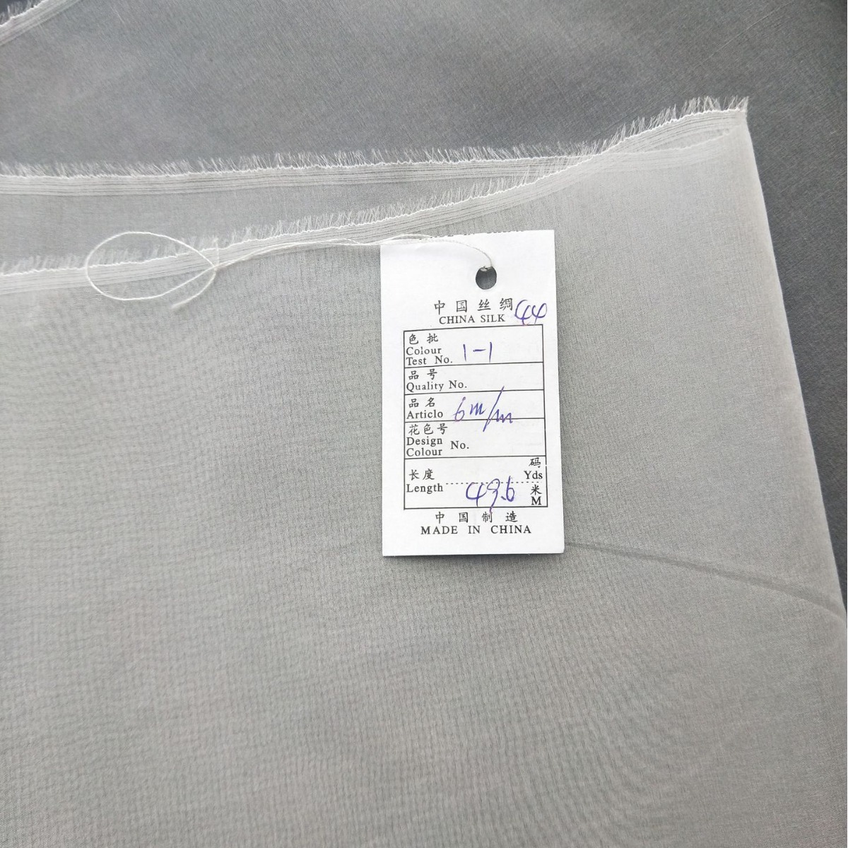 Spot mulberry silk crisp stiff feeling silk 6mm organza mulberry silk fabric embroidered fabric bottom