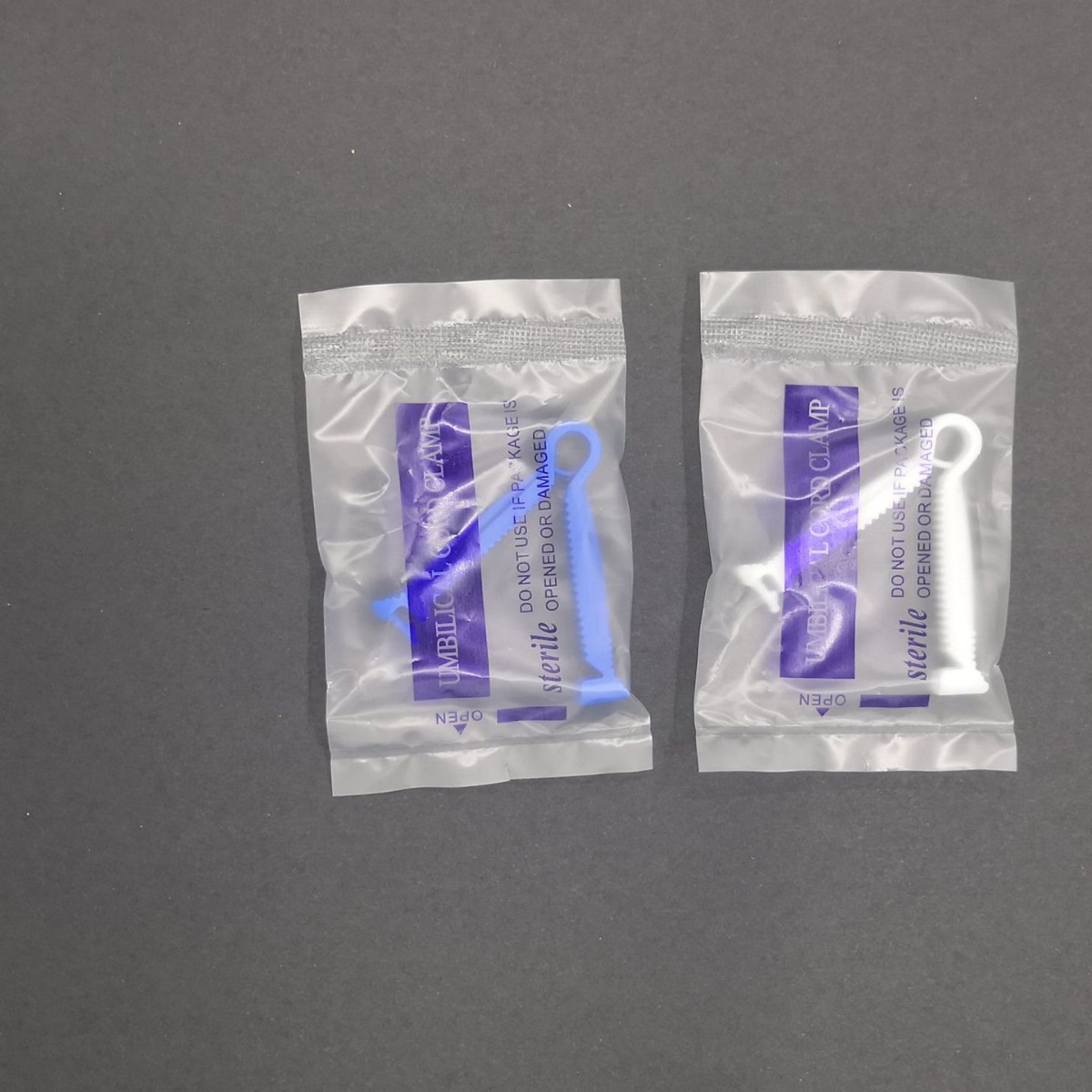 Disposable Sterile Umbilical Cord Clamp (Export Pp Material) Blue and White
