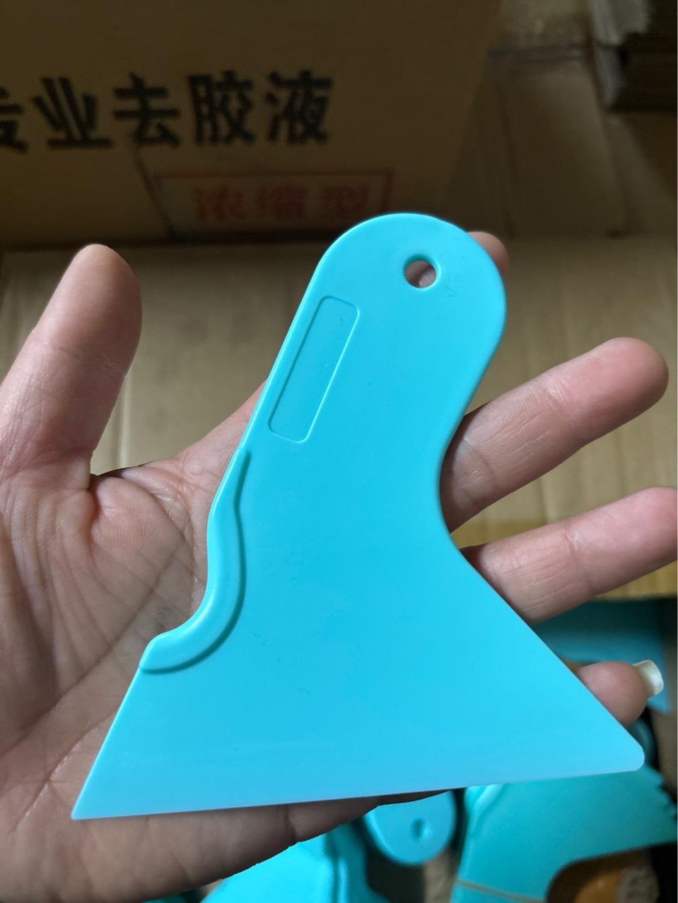 Automotive supplies large scraper small size triangle film notebook mobile phone coating push plate glass wallpaper thickened scraper