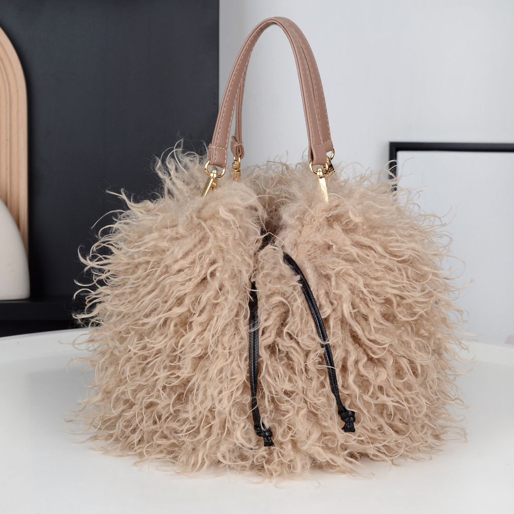 Foreign Trade Cross-border New Faux Tan Sheep Tassel Plush Portable Bucket Bag Women's Fashion Simple Hot Girl Drawstring Punk Style