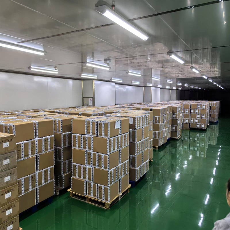 Laptop mini quad-core 10.1 inch mini computer Android netbook built-in wireless wired netbook