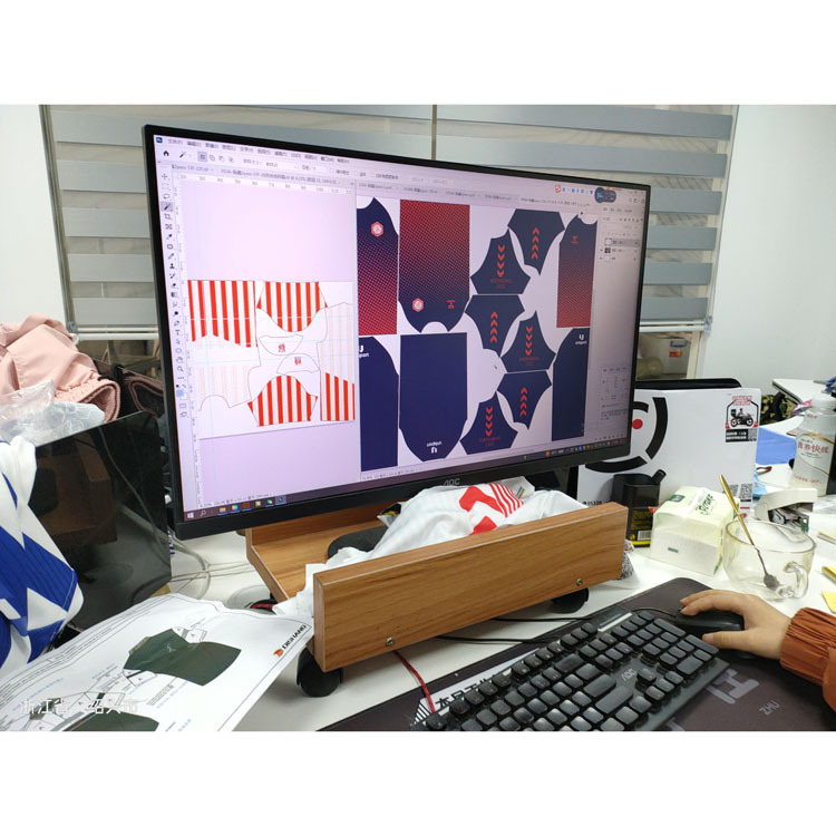 Laser Cutting Digital Printing of Sports Clothing Pieces, Laser Cutting and Printing of Luggage, Jerseys and Toy Fabrics