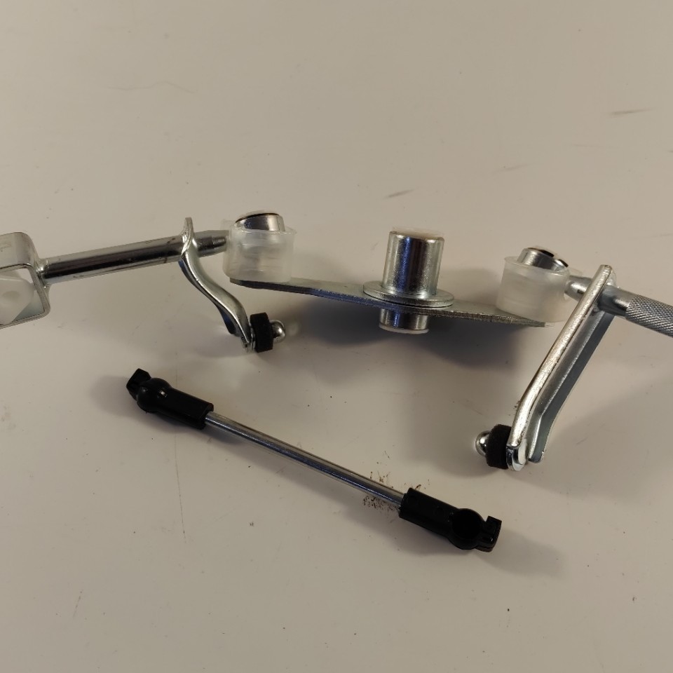 Suitable for Kaifeng Yubao Shift Mechanism 96332660 Gear Lever Bracket 25186916, 9648203