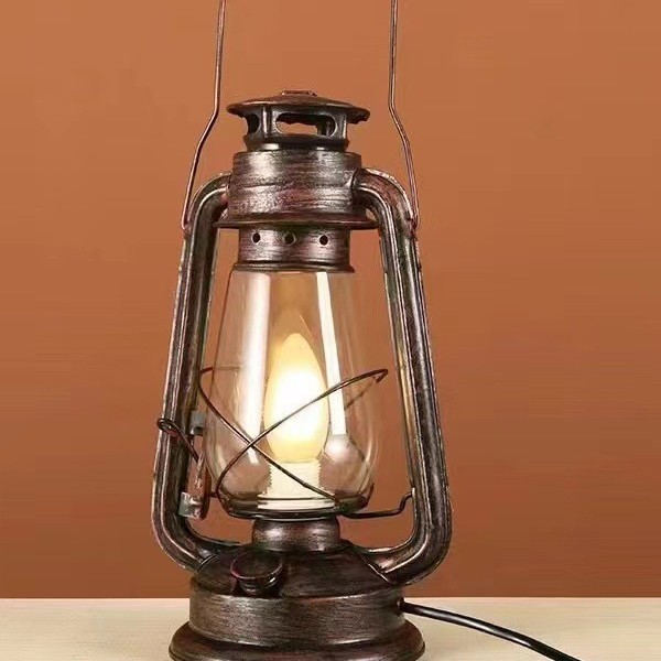 Retro Nostalgic Wrought Iron Old-Fashioned Portable Lantern Kerosene Lamp Old Oil Lamp Table Lamp Coffee Restaurant Rural Bed and Breakfast