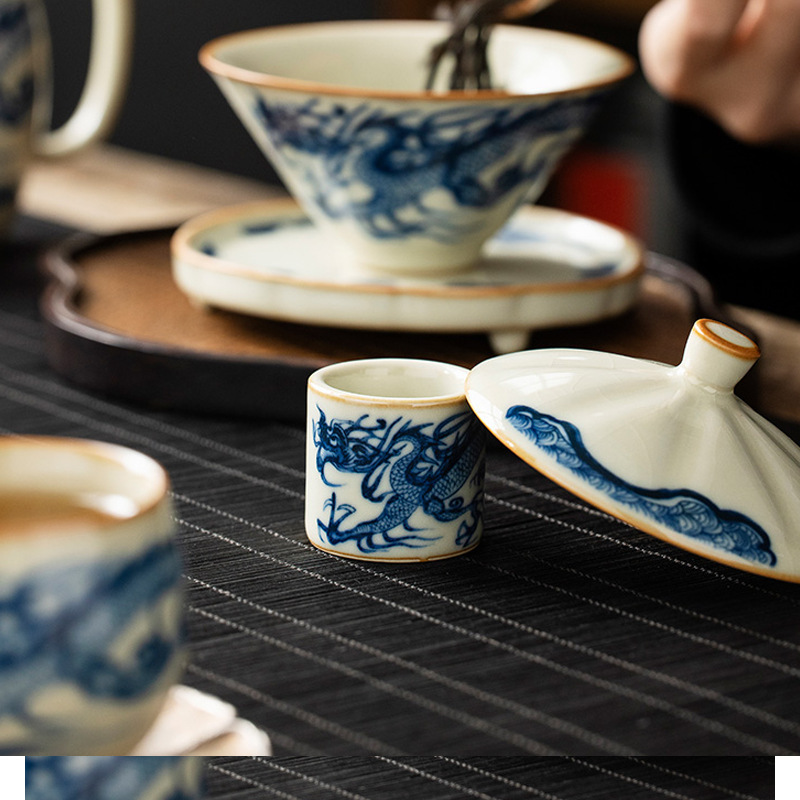 beige ru kiln yuan blue and white dragon pattern wrench cover cover cover creative kung fu tea set tea ceremony accessories tea leakage storage rack