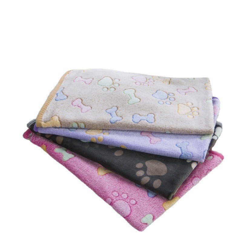 in stock Wholesale Cross-border Pet Blanket Four Seasons Universal Cat and Dog Blanket Thickened Flannel Paw Printing Blanket Pet Supplies