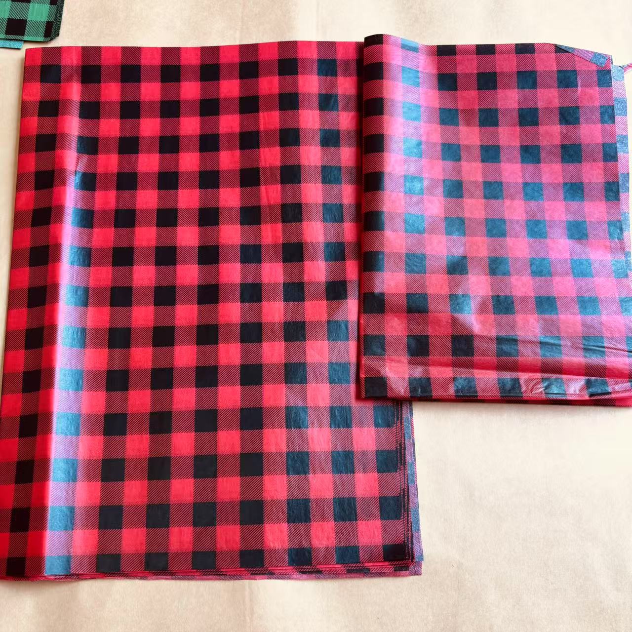 In-Stock 50*35cm Colored Plaid Copy Paper Clothing Moisture-Proof Paper Gift Packaging Folding Bagging 17g Pear Paper