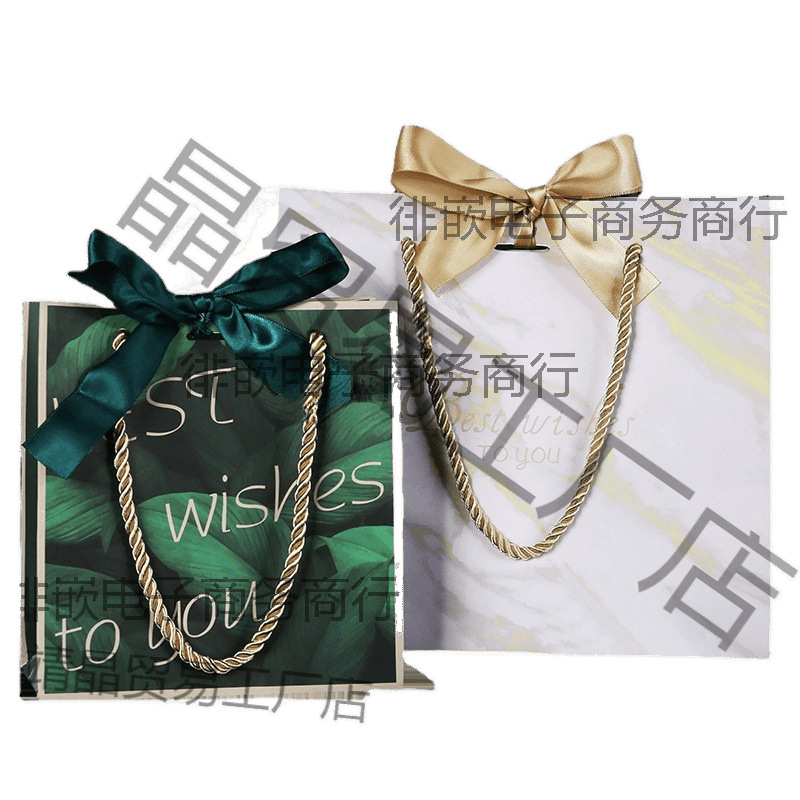 Christmas Brooch Box European Style Accessible Luxury Jewelry Storage Collection Packaging Bag Small as Shown in the Picture