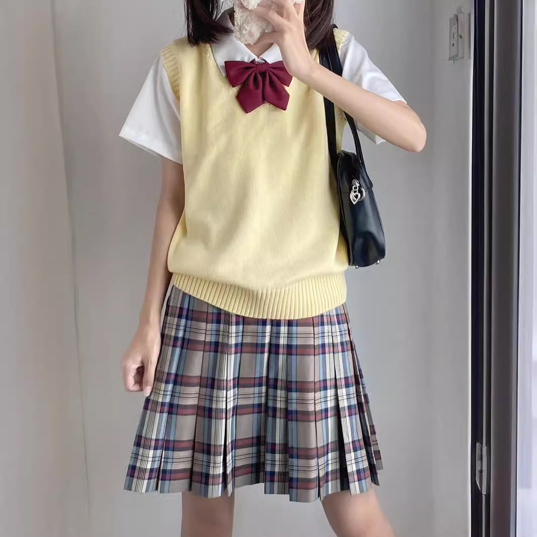 Original jk uniform knitted solid color vest Japanese college style basic V-neck sweater vest spring and autumn in stock