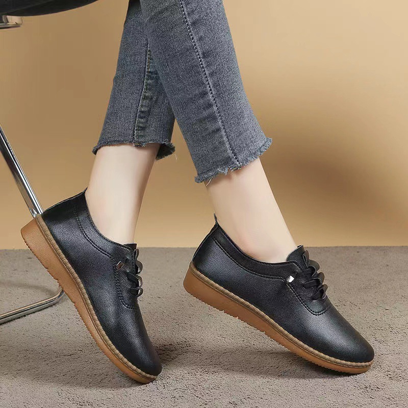 Women's 2025 new fashion soft leather soft bottom flat shoes shoes casual small leather shoes mother shoes manufacturers wholesale