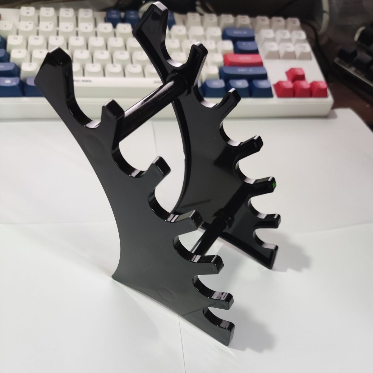 Source factory direct acrylic desktop pen holder storage plastic transparent pen holder pen display rack B- 02