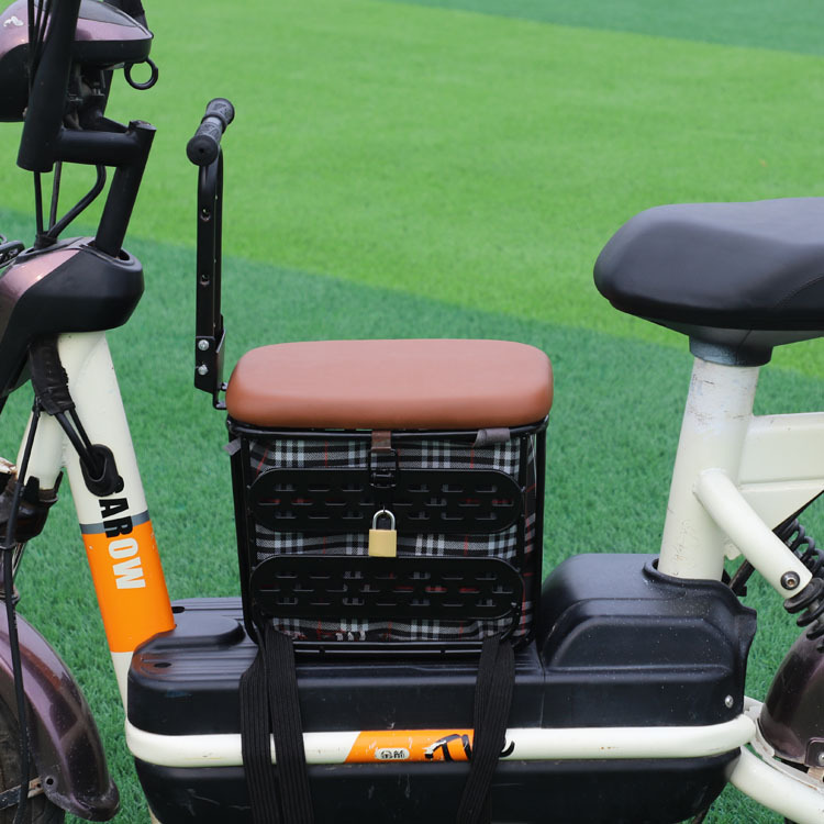 Переднее детское сиденье для электромобиля с замком для хранения