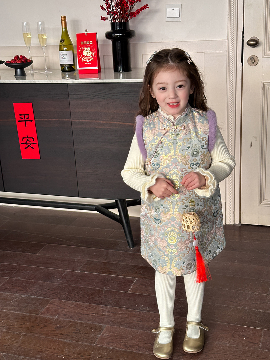 Aimo Beibei Girls' Temperament Thickened Warm New Year's Eve Clothes Cute Stuffed Patchwork Western Style Improved Cheongsam Skirt