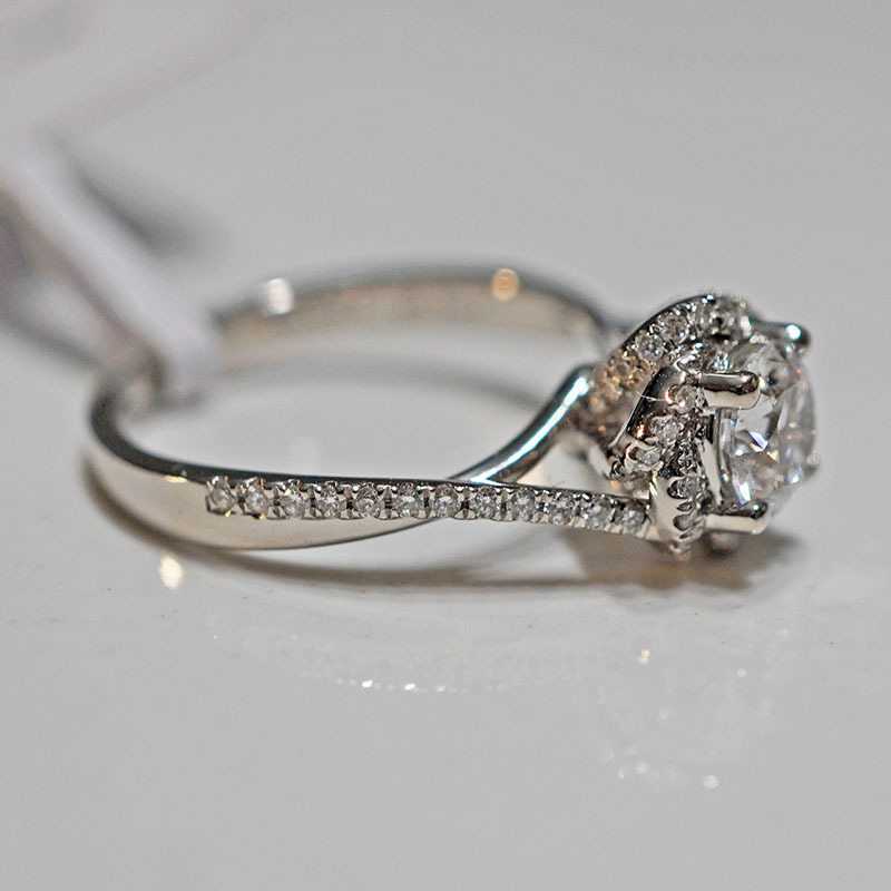 Pt950 Platinum Cultivated Diamond Ring for Women, Round Shaped, Shining Like Stars, Wedding Proposal, Star-Studded