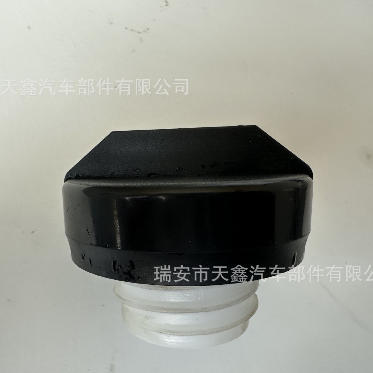 77310-16011 77310-48020 Is Suitable for Toyota Car Fuel Tank Cap Universal Fuel Tank Cap