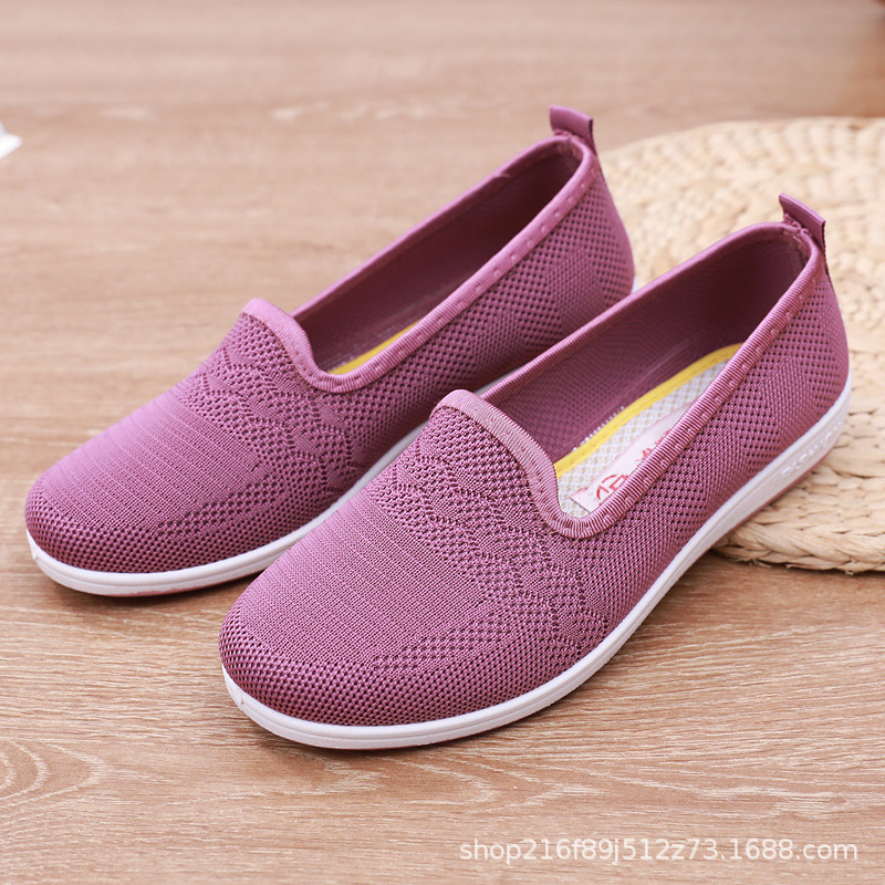 Summer old Beijing cloth shoes women's breathable knitted shoes for middle-aged and elderly mothers comfortable flat casual slip-on mesh shoes