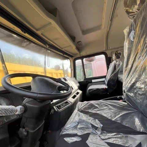 Howo Delong Tractor Head Stock for Cross-Border Export, Used 10-Wheel Mining Transport Truck Head, 371 Horsepower Freight