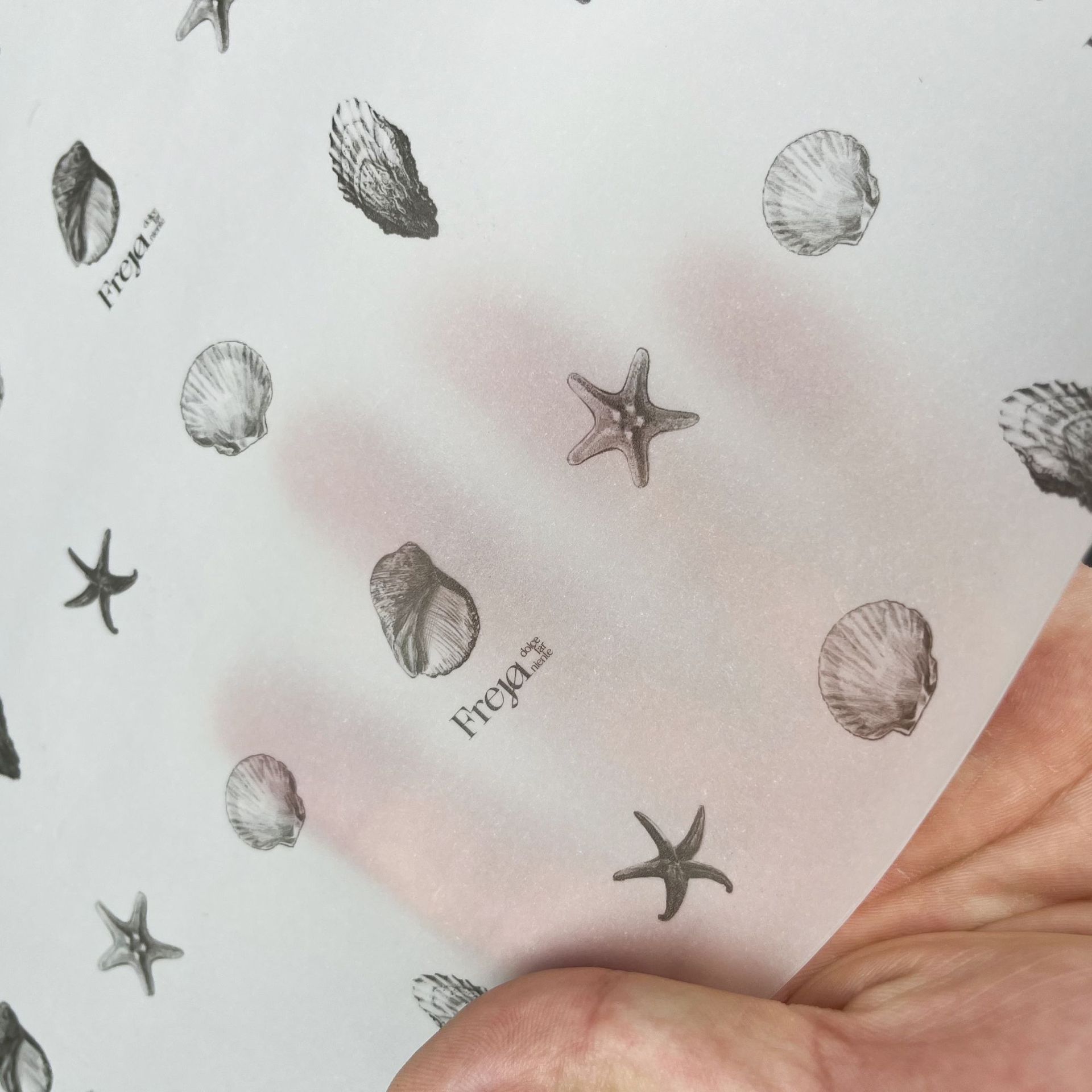 Hot Stamping Sulfuric Acid Paper Color Printing Custom Logo Gift Box Printing Wedding Box Decoration Inner Pad Butter Paper Printing