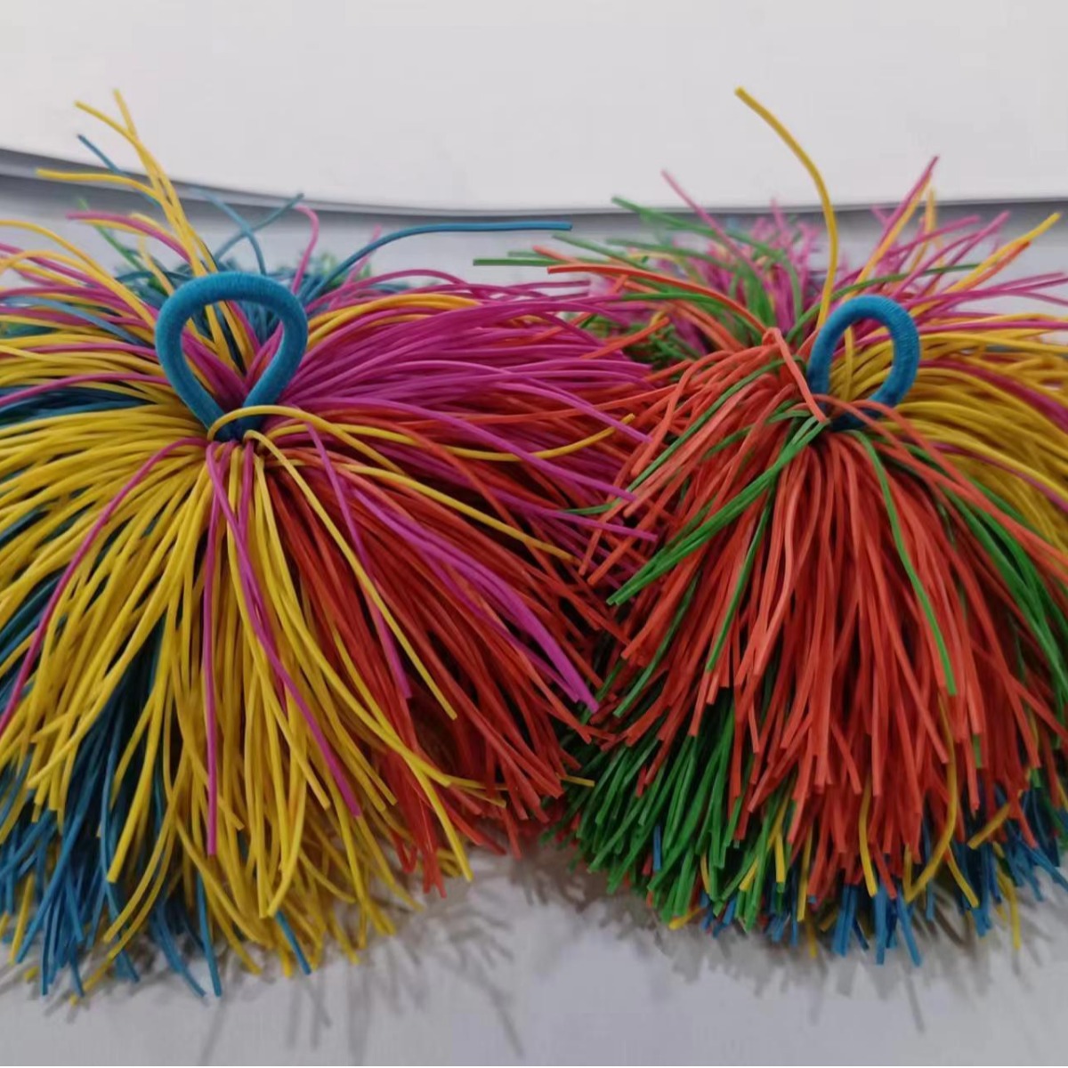 Rubber silk ball rubber fur ball rubber band ball shuttlecock ball sandbag ball pull ball toy ball manufacturers wholesale