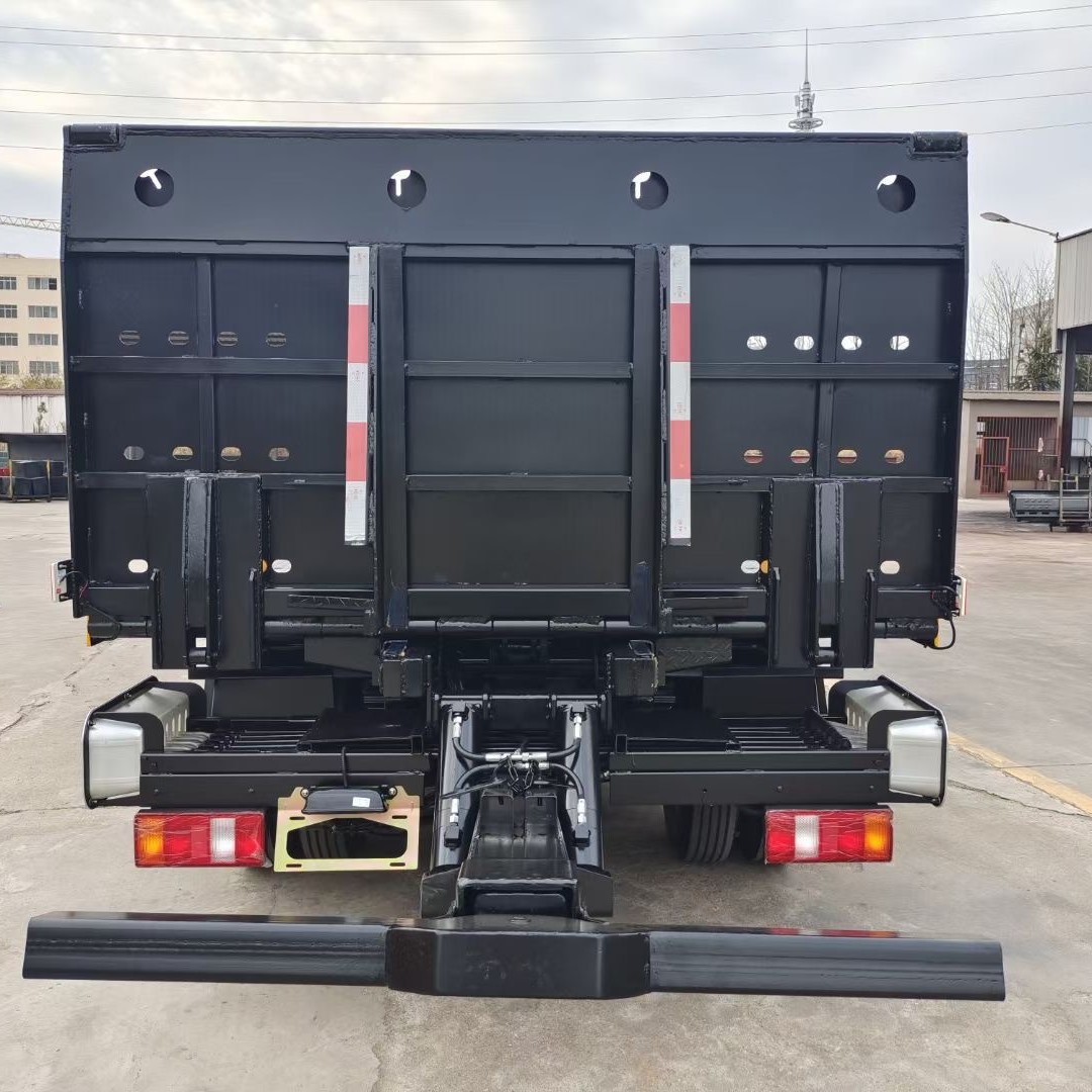 Sinotruk Howo 3-6 Ton Tow Truck Price Configuration Optional, Road Rescue Vehicle Towing Engineering Machinery Manufacturer