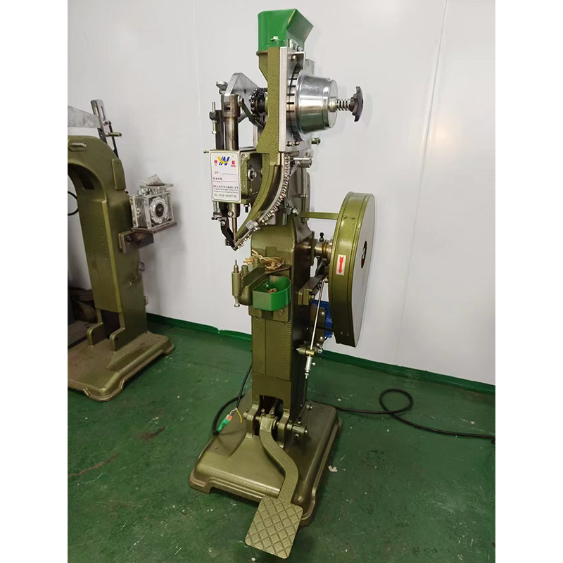 Riveting Machine Automatic Riveting Machine Semi Hollow Rivet Machine Feet Riveting Machine Vertical Rivet Machine Corn Machine