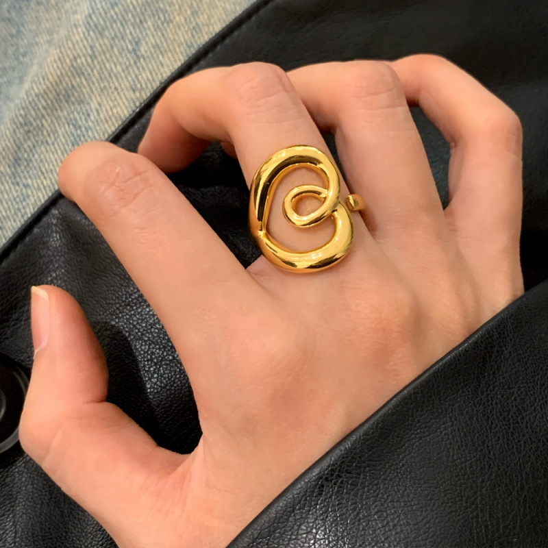 Korean Style Simple and Fashionable Metallic Hollow Love Open Ring Niche Design Light Luxury Versatile Jewelry